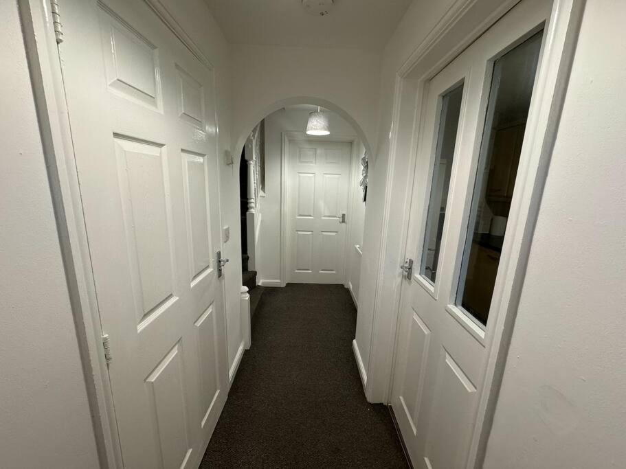 Modern Townhouse - 3 Bed 2.5 Bath 2 Private Gated Parking Villa Wellingborough Dış mekan fotoğraf