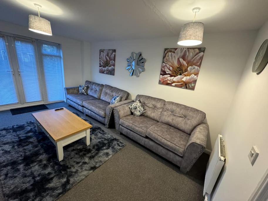 Modern Townhouse - 3 Bed 2.5 Bath 2 Private Gated Parking Villa Wellingborough Dış mekan fotoğraf